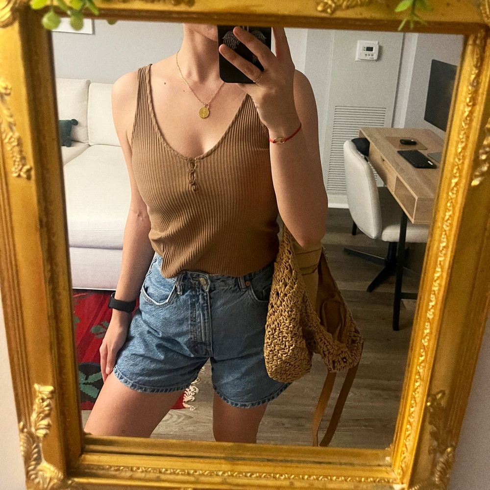 Brown Tank